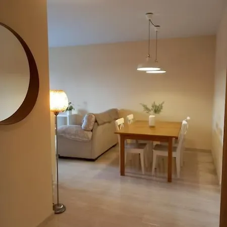 Apartment Klein Gredos: Modern 3 Bedroom Unit With Fireplace And Aircon . La Adrada